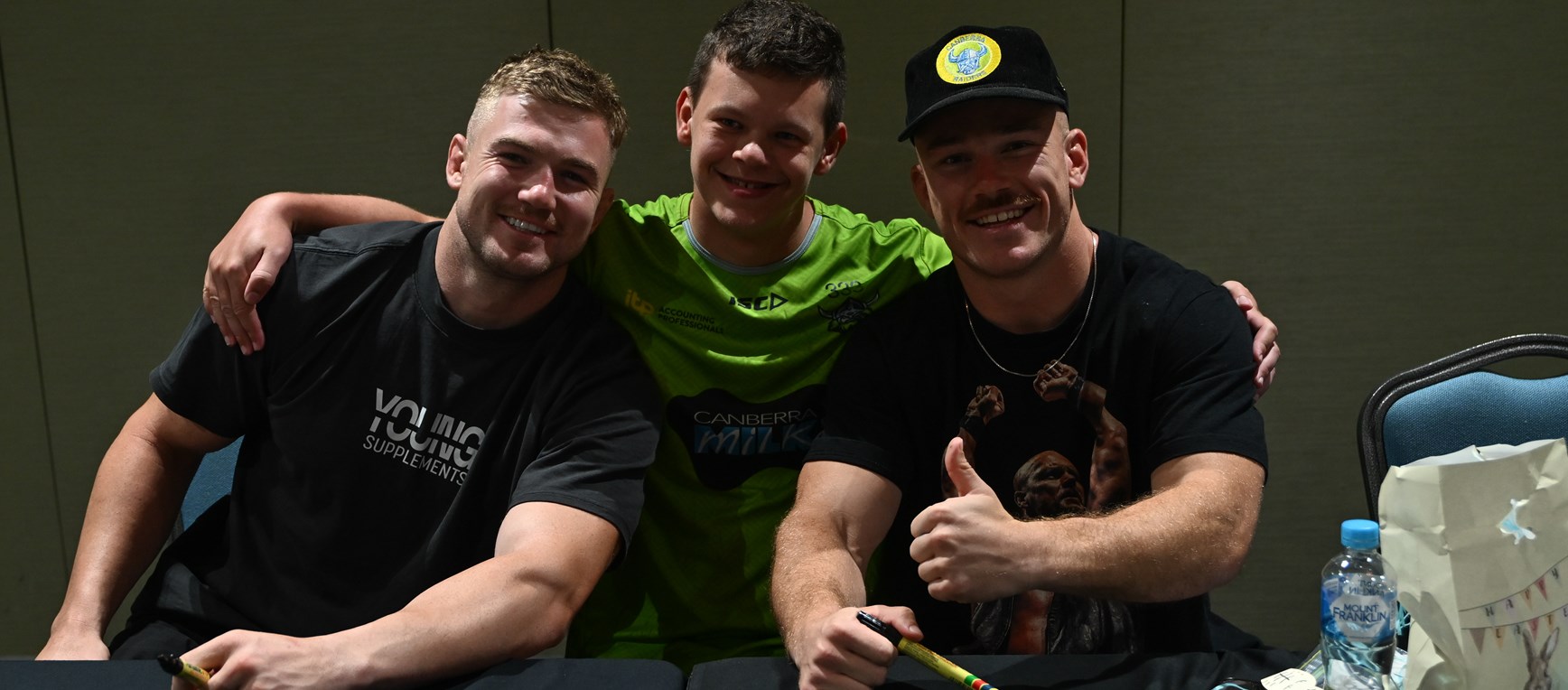 Gallery: Gold Coast Signing Session
