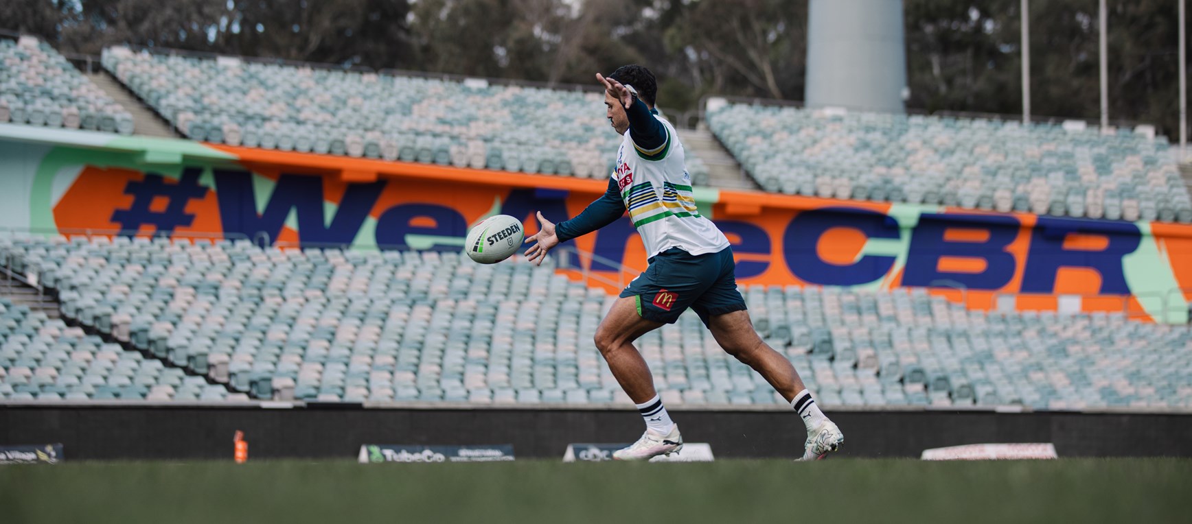 Captain's Run Gallery: Raiders v Warriors