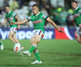 Sanders among four setting early pace in medal race