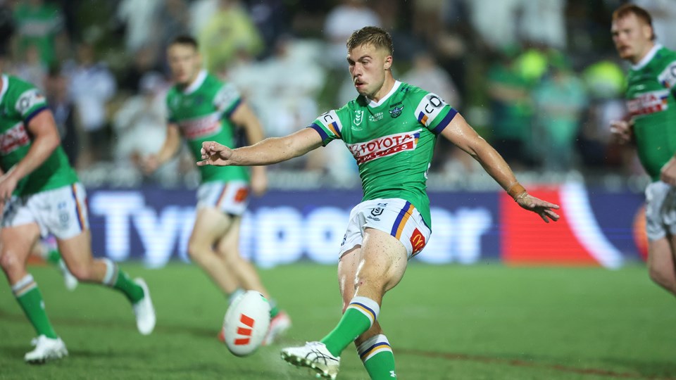 Sanders among four setting early pace in medal race