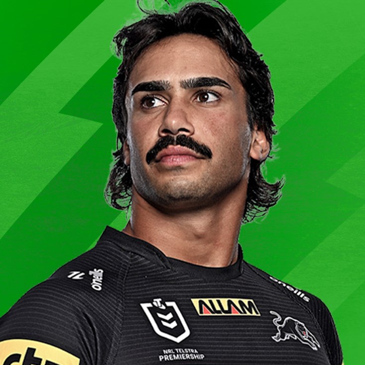 Daine Laurie signs with the Raiders