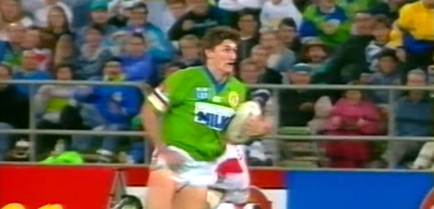 40 year Friday: Mullins incredible solo effort against Dragons