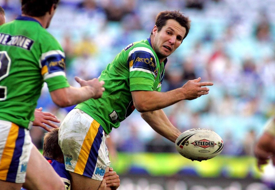Clinton Schifcofske offloads :NRL Rugby League - Bulldogs v Canberra Raiders @ Telstra Stadium  Sunday June 12th, 2006. Digital image by Grant Trouville © Action Photographics