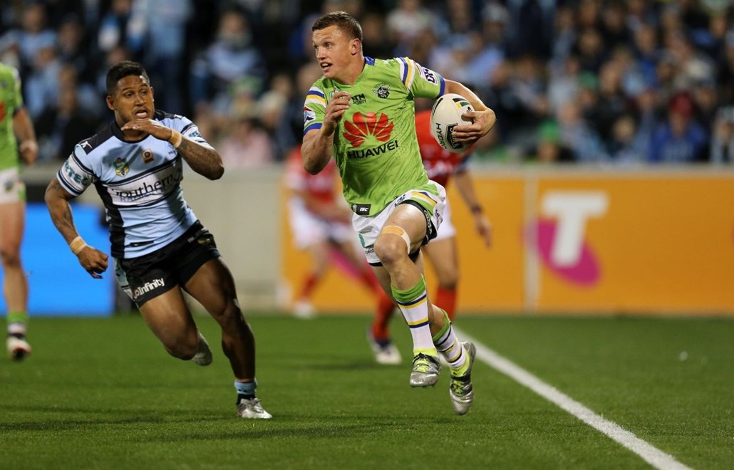 Competition -  NRL Premiership. Round - Finals Week 1,Date  -   September 10th 2016.Teams - Canberra Raiders v Cronulla Sharks.at - GIO Stadium Canberra.Pic - Grant Trouville Â© NRL Photos.
