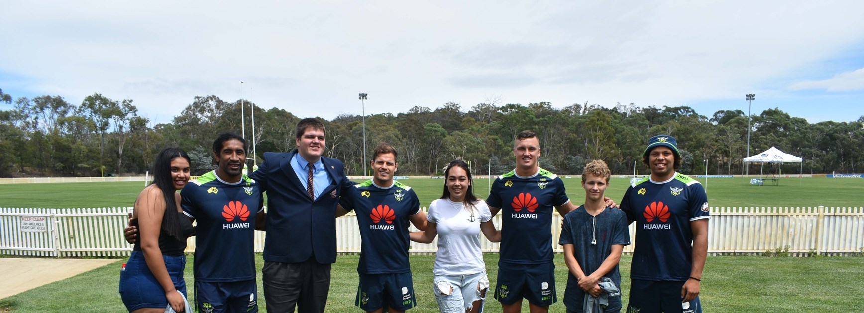 Raiders stars present Raiders Shirts for the upcoming Indigenous Youth Summit