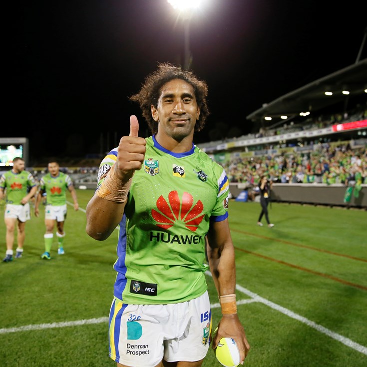 Soliola Re-Signs with the Raiders