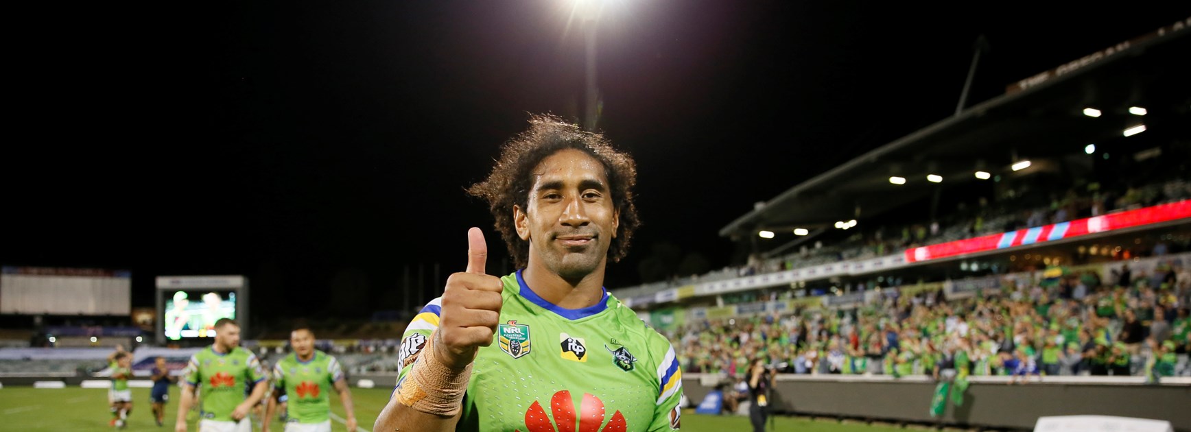 Soliola Re-Signs with the Raiders