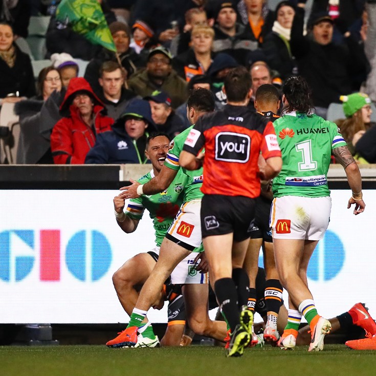 Video: Every try from Round 18