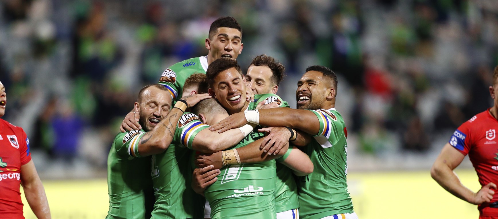 Match Gallery: Raiders v Dragons