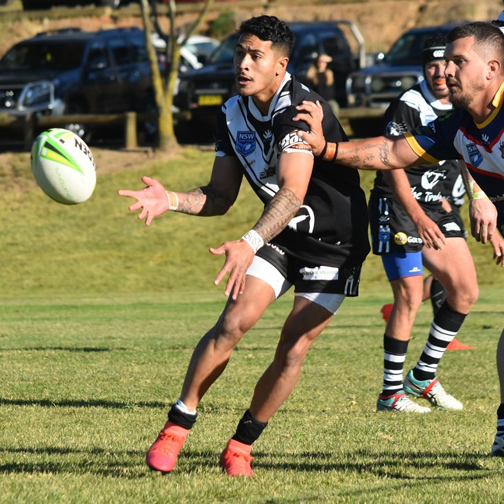 Magpies score last minute try to beat Bushrangers.